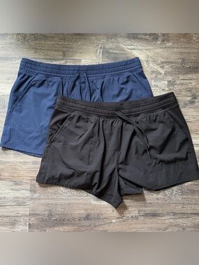 Lot of 2 Vively pull on athletic casual shorts black & navy blue women’s 2x